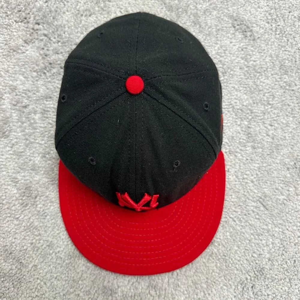 New Era 59FIFTY New York Yankees Hat Size 7 1/2 Black Red Fitted Baseball Cap